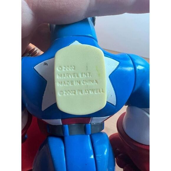 Marvel Captain America Action Figure - Picture 9 of 10